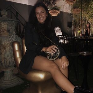 Meet your Posher, Anjelica